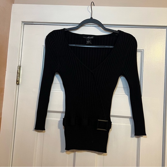 Willi Smith Tops - #75 WILLI SMITH SLENDER BUCKLE DETAIL RIBBED SWEATER $80
